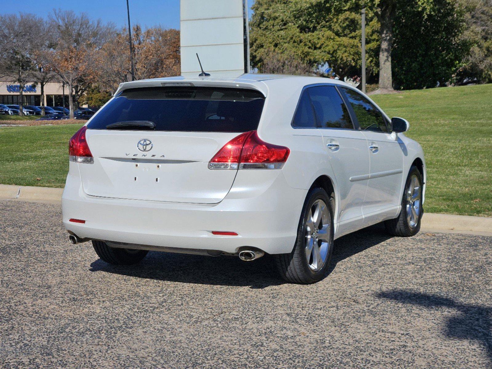 2010 Toyota Venza Vehicle Photo in FORT WORTH, TX 76132