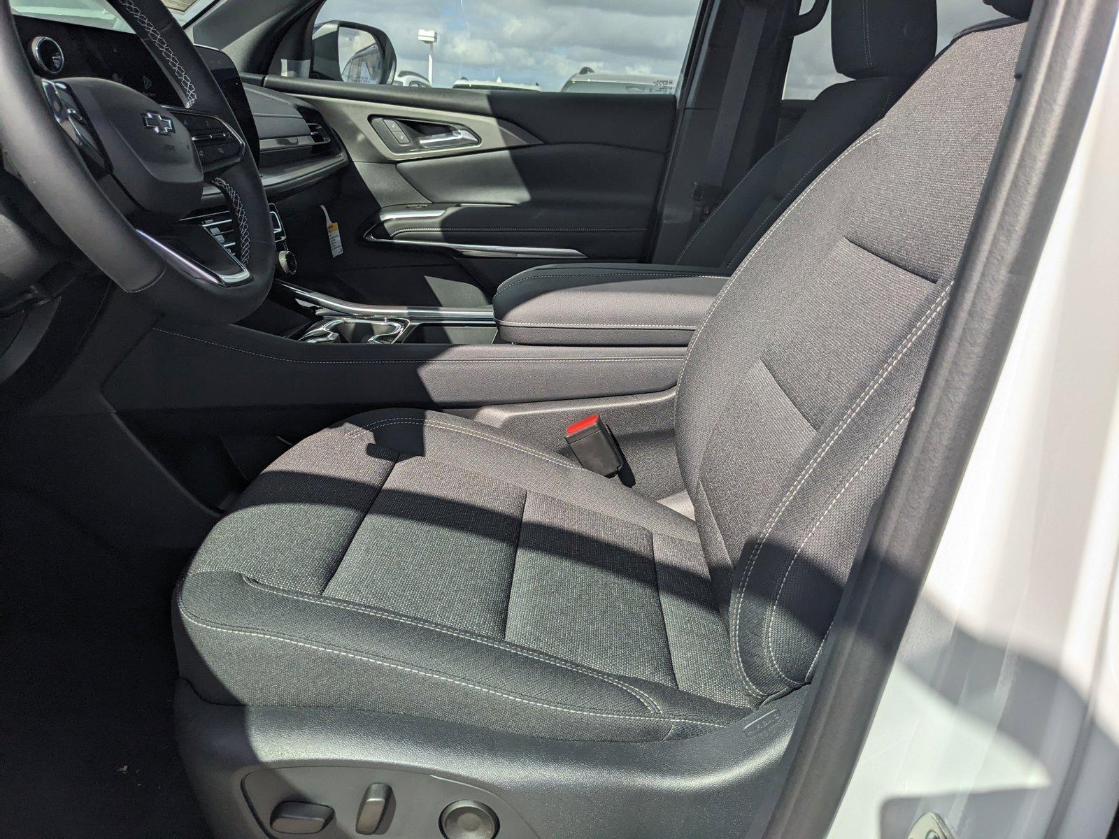 2025 Chevrolet Traverse Vehicle Photo in MIAMI, FL 33172-3015