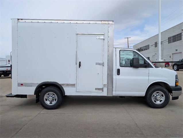 2024 Chevrolet Express Commercial Cutaway Vehicle Photo in ENGLEWOOD, CO 80113-6708