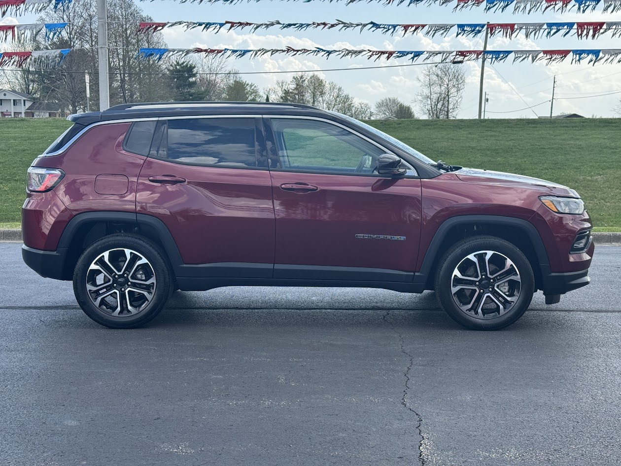 2022 Jeep Compass Vehicle Photo in BOONVILLE, IN 47601-9633