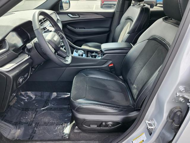 2023 Jeep Grand Cherokee L Vehicle Photo in GREEN BAY, WI 54304-5303