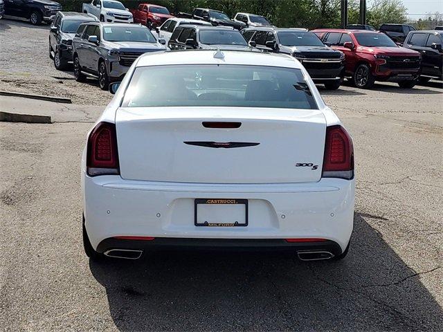 2022 Chrysler 300 Vehicle Photo in MILFORD, OH 45150-1684
