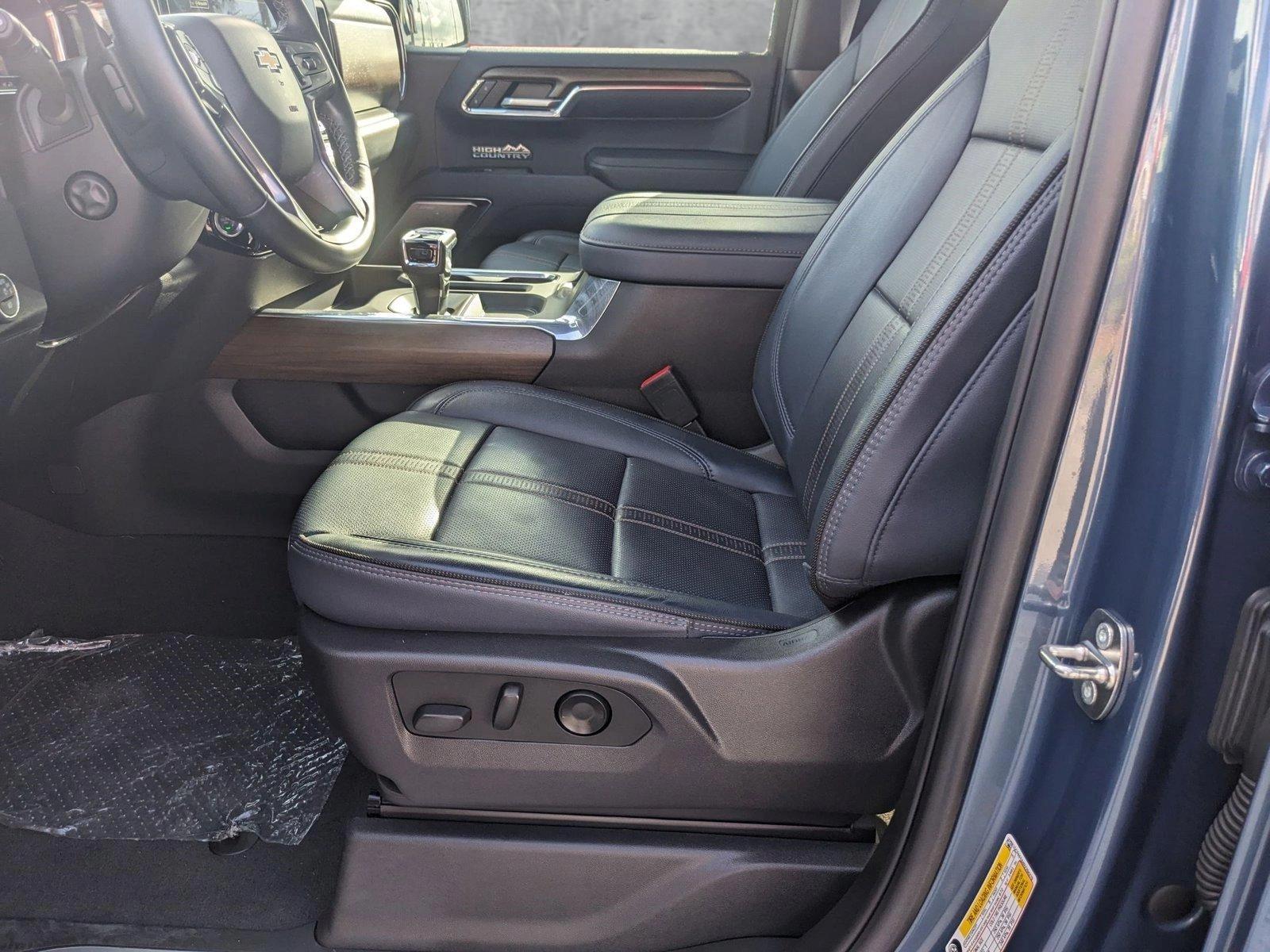 2024 Chevrolet Silverado 1500 Vehicle Photo in MIAMI, FL 33172-3015