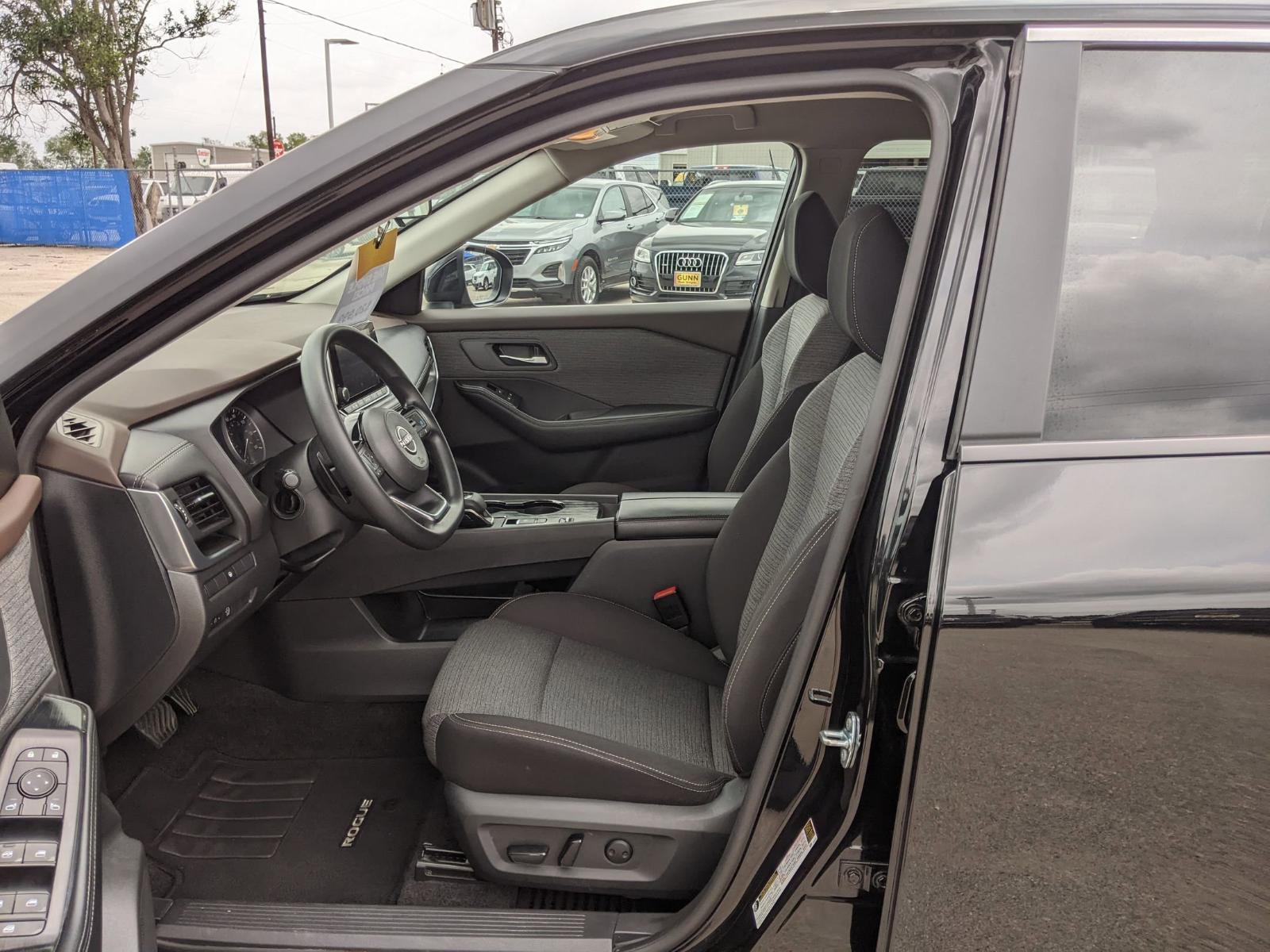 2023 Nissan Rogue Vehicle Photo in Seguin, TX 78155