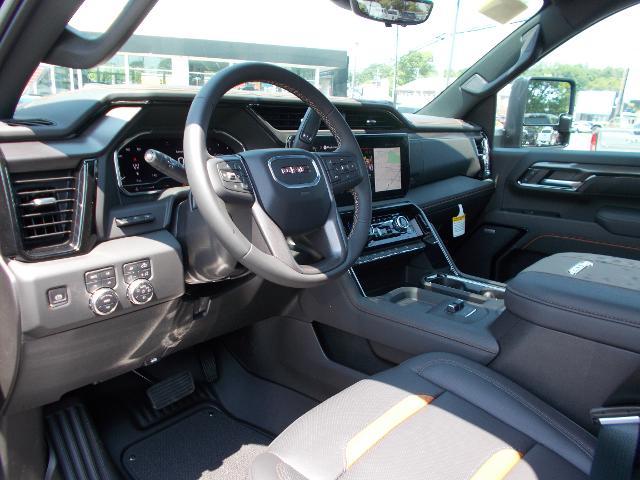 2025 GMC Sierra 2500 HD Vehicle Photo in LOWELL, MA 01852-4336