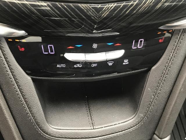 2022 Cadillac XT6 Vehicle Photo in GREEN BAY, WI 54303-3330