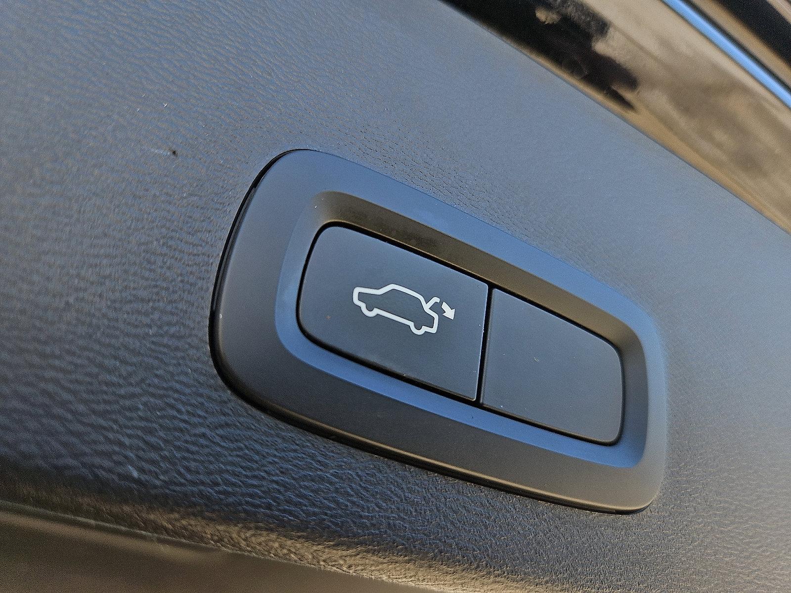 2019 Volvo XC40 Vehicle Photo in Trevose, PA 19053