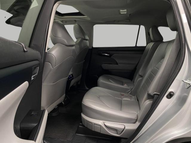 2022 Toyota Highlander Vehicle Photo in Appleton, WI 54913