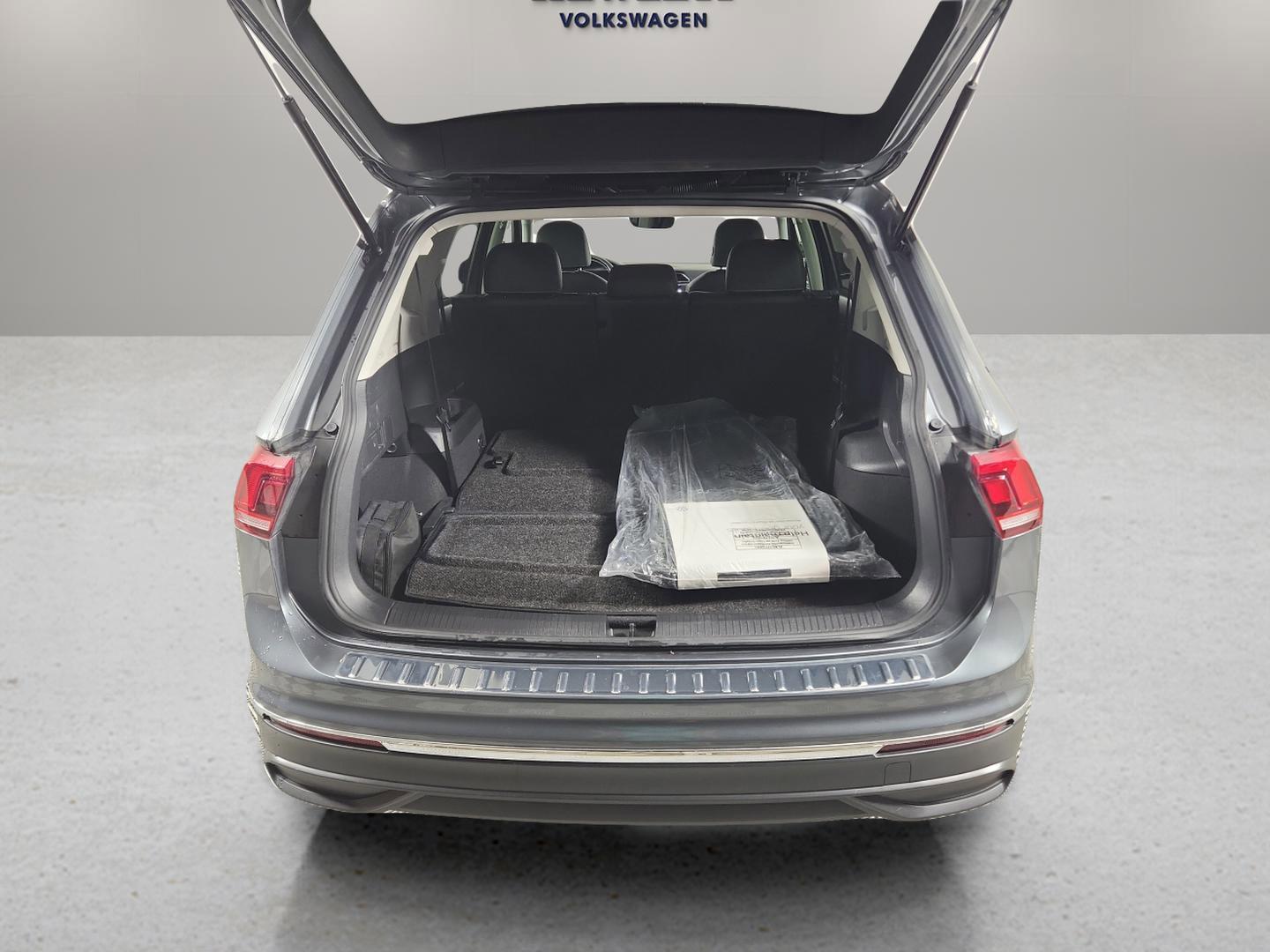 2023 Volkswagen Tiguan Vehicle Photo in Georgetown, TX 78626