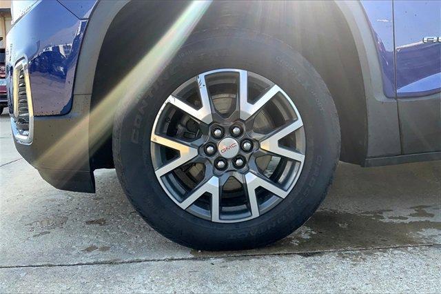2023 GMC Acadia Vehicle Photo in TOPEKA, KS 66609-0000