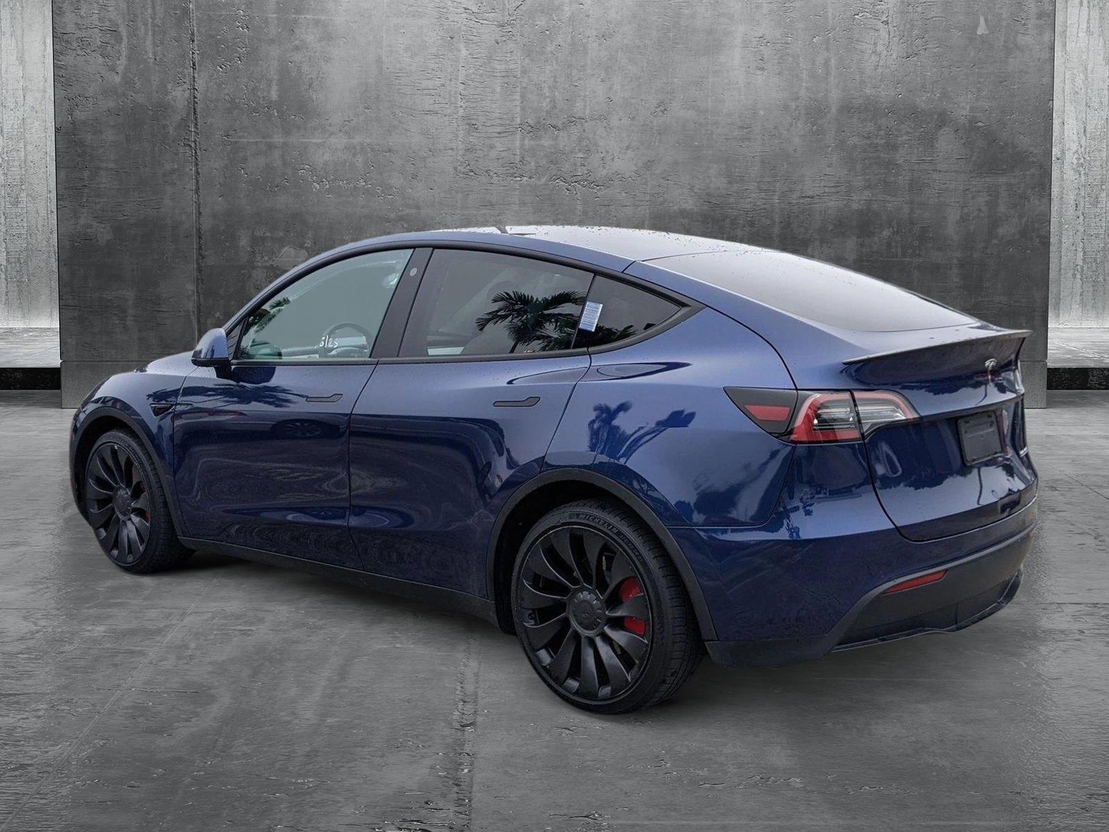 2022 Tesla Model Y Vehicle Photo in PEMBROKE PINES, FL 33024-6534