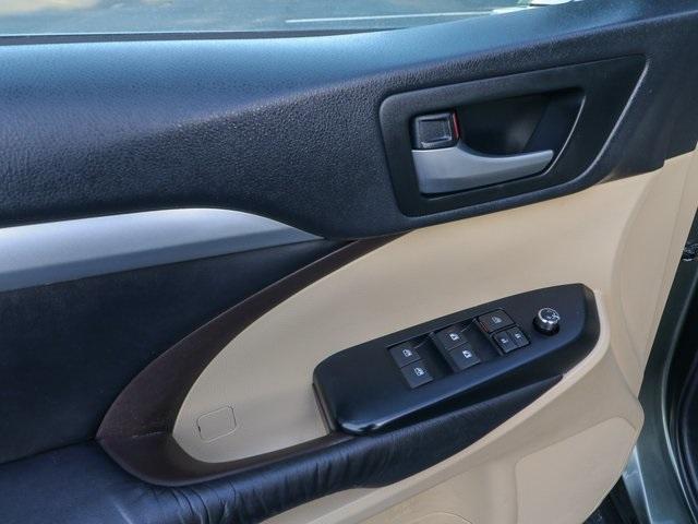 2016 Toyota Highlander Vehicle Photo in HOMOSASSA, FL 34448-1461