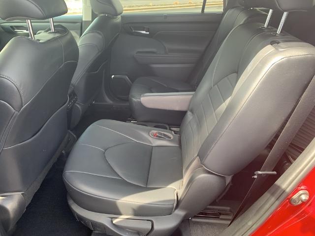 2020 Toyota Highlander Vehicle Photo in GREEN BAY, WI 54304-5303