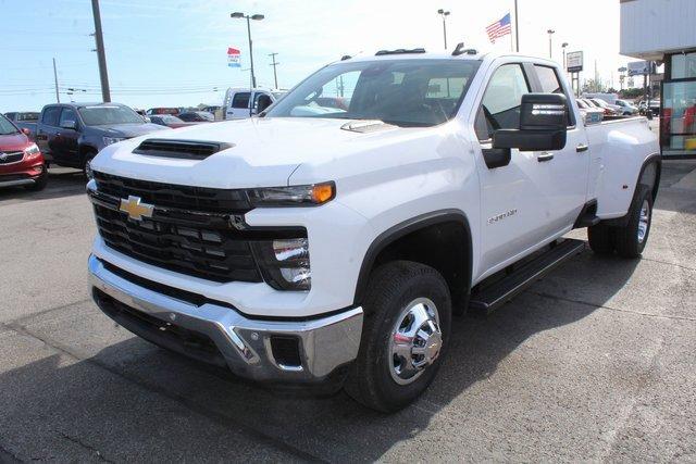 2025 Chevrolet Silverado 3500 HD Vehicle Photo in SAINT CLAIRSVILLE, OH 43950-8512