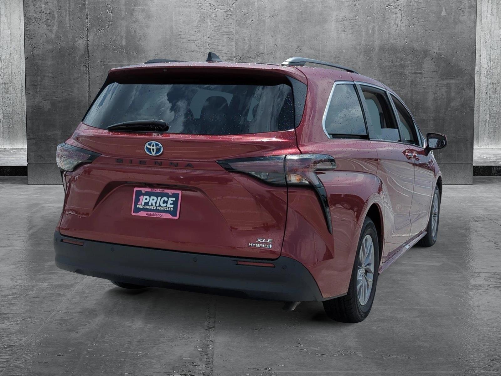 2023 Toyota Sienna Vehicle Photo in Ft. Myers, FL 33907