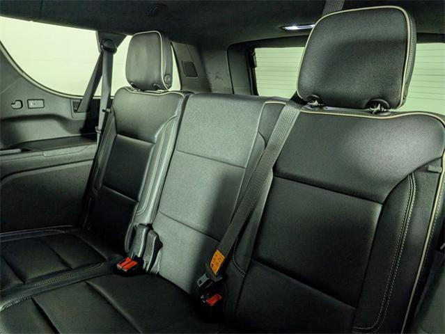2023 GMC Yukon XL Vehicle Photo in ENGLEWOOD, CO 80113-6708