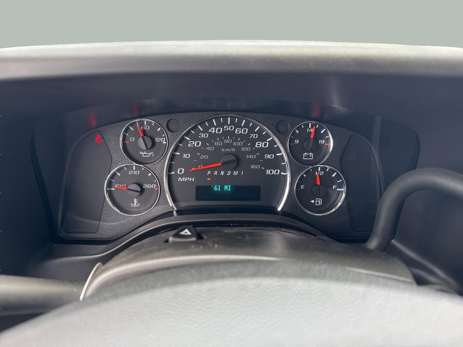 2025 Chevrolet Express Cutaway 4500 Vehicle Photo in GEORGETOWN, TX 78626-7508