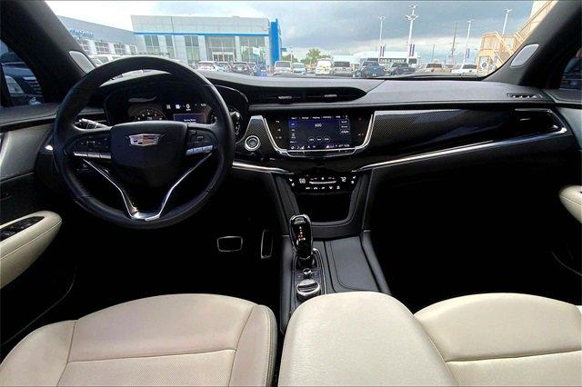 2023 Cadillac XT6 Vehicle Photo in TOPEKA, KS 66609-0000