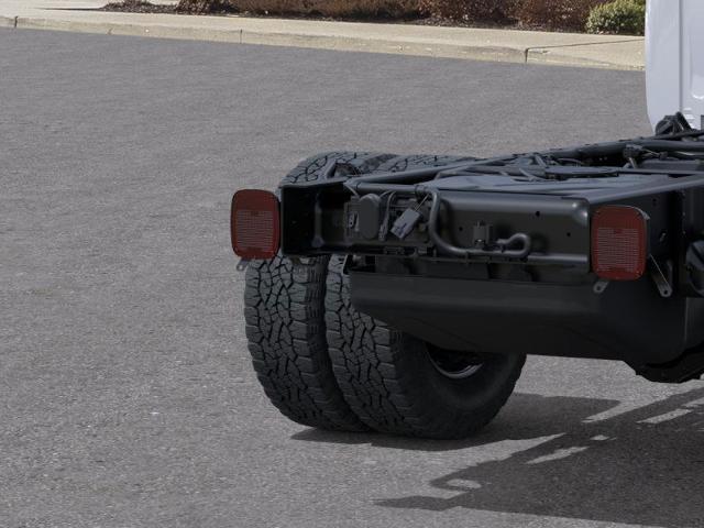 2025 Chevrolet Silverado 3500 HD Chassis Cab Vehicle Photo in DANBURY, CT 06810-5034