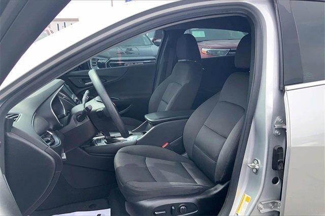 2018 Chevrolet Malibu Vehicle Photo in INDEPENDENCE, MO 64055-1377