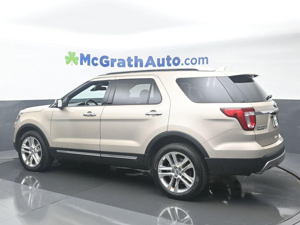 2017 Ford Explorer Vehicle Photo in Cedar Rapids, IA 52402
