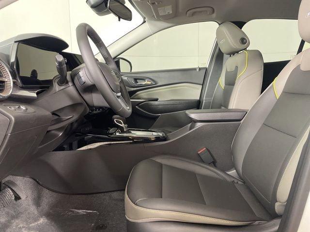 2025 Chevrolet Trax Vehicle Photo in PHOENIX, AZ 85014-3381