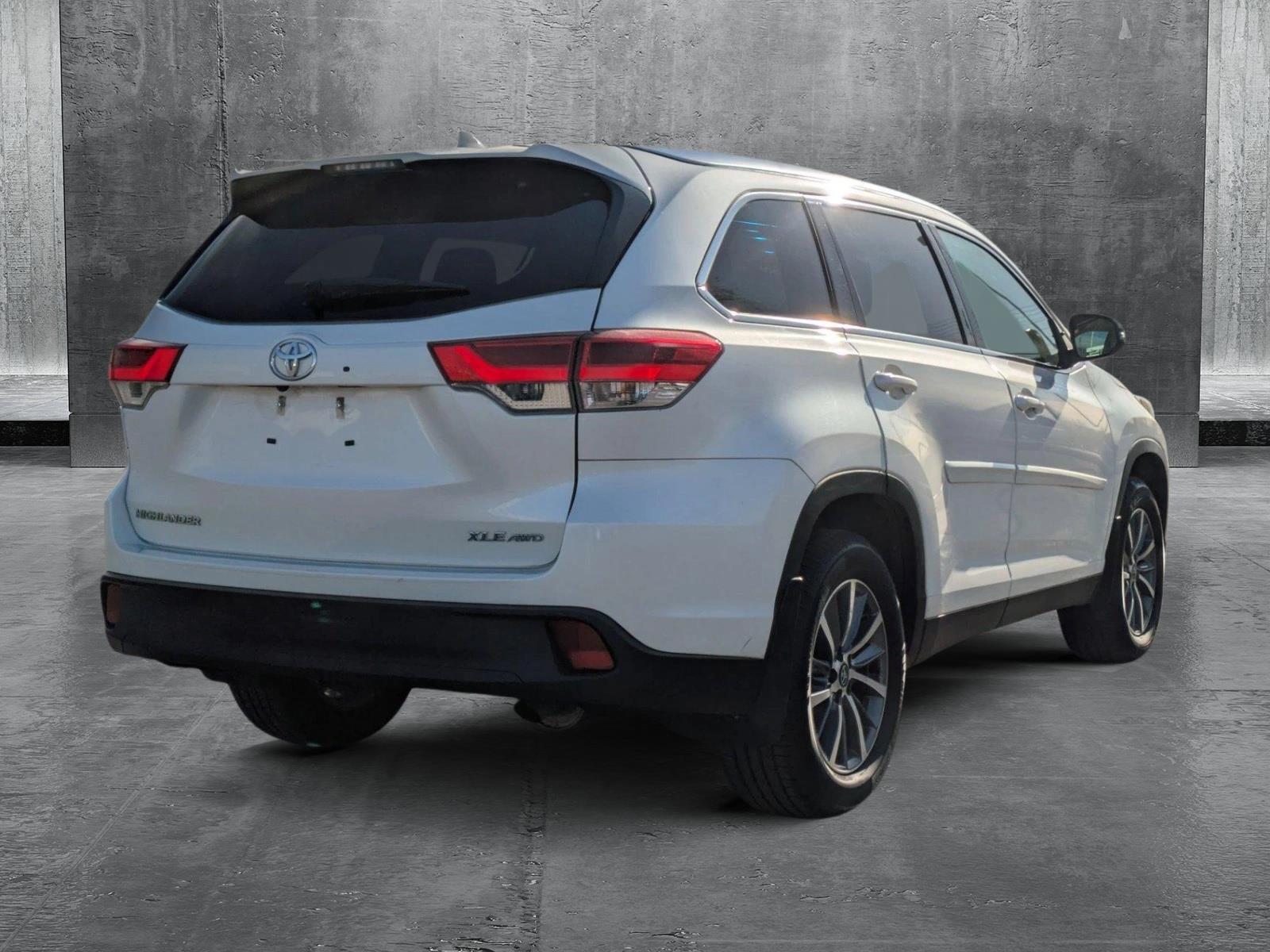 2019 Toyota Highlander Vehicle Photo in LAUREL, MD 20707-4697