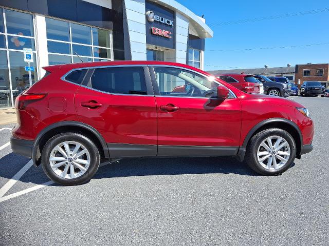 2019 Nissan Rogue Sport Vehicle Photo in HARRISBURG, PA 17111-1033
