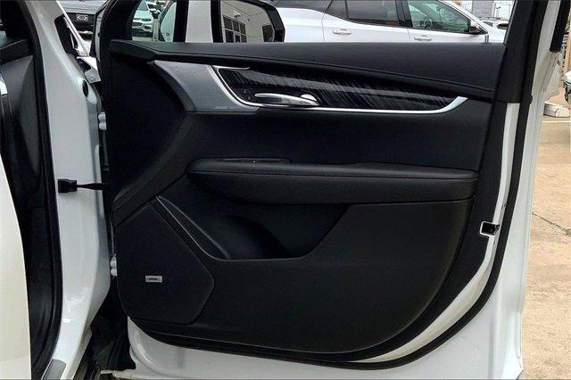 2023 Cadillac XT6 Vehicle Photo in TOPEKA, KS 66609-0000