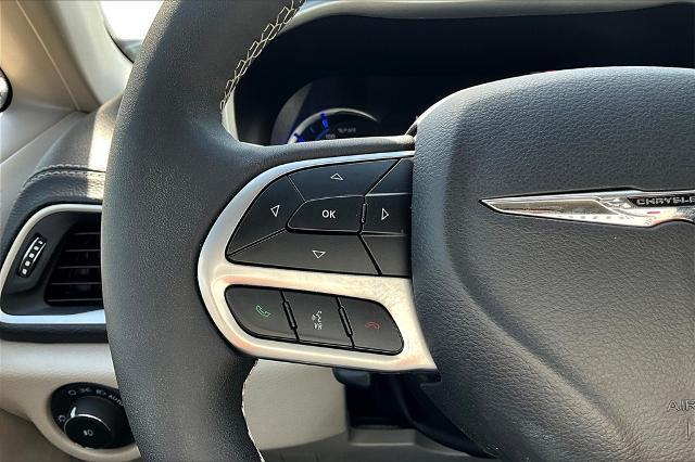 2024 Chrysler Pacifica Vehicle Photo in Grapevine, TX 76051