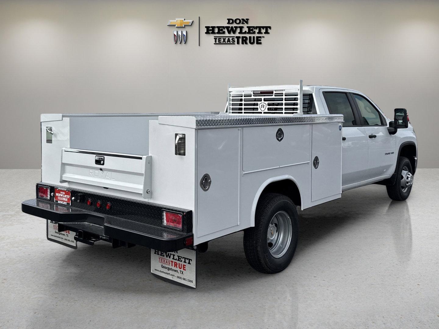 2025 Chevrolet Silverado 3500 HD Chassis Cab Vehicle Photo in GEORGETOWN, TX 78626-7508