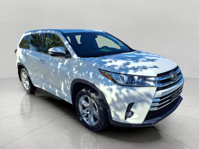 2017 Toyota Highlander Vehicle Photo in Oshkosh, WI 54904