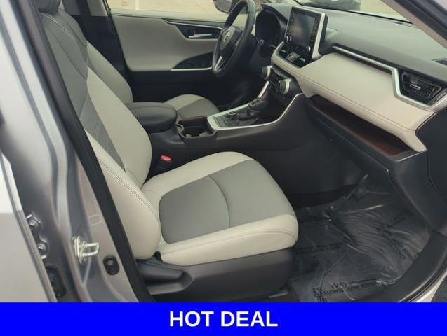 2020 Toyota RAV4 Vehicle Photo in Merrillville, IN 46410