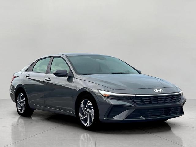 2025 Hyundai ELANTRA Vehicle Photo in Green Bay, WI 54304