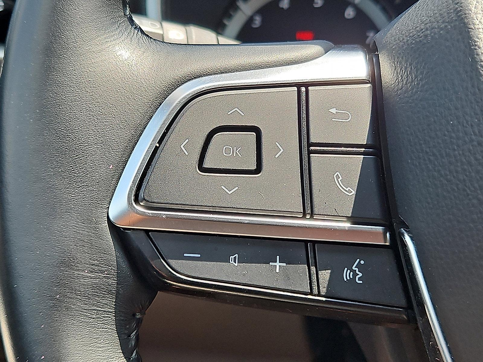 2021 Toyota Highlander Vehicle Photo in Trevose, PA 19053