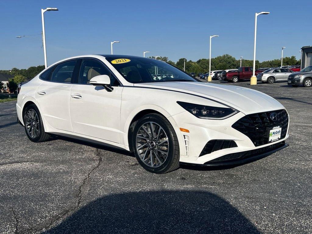 2021 Hyundai SONATA Vehicle Photo in Cedar Rapids, IA 52402