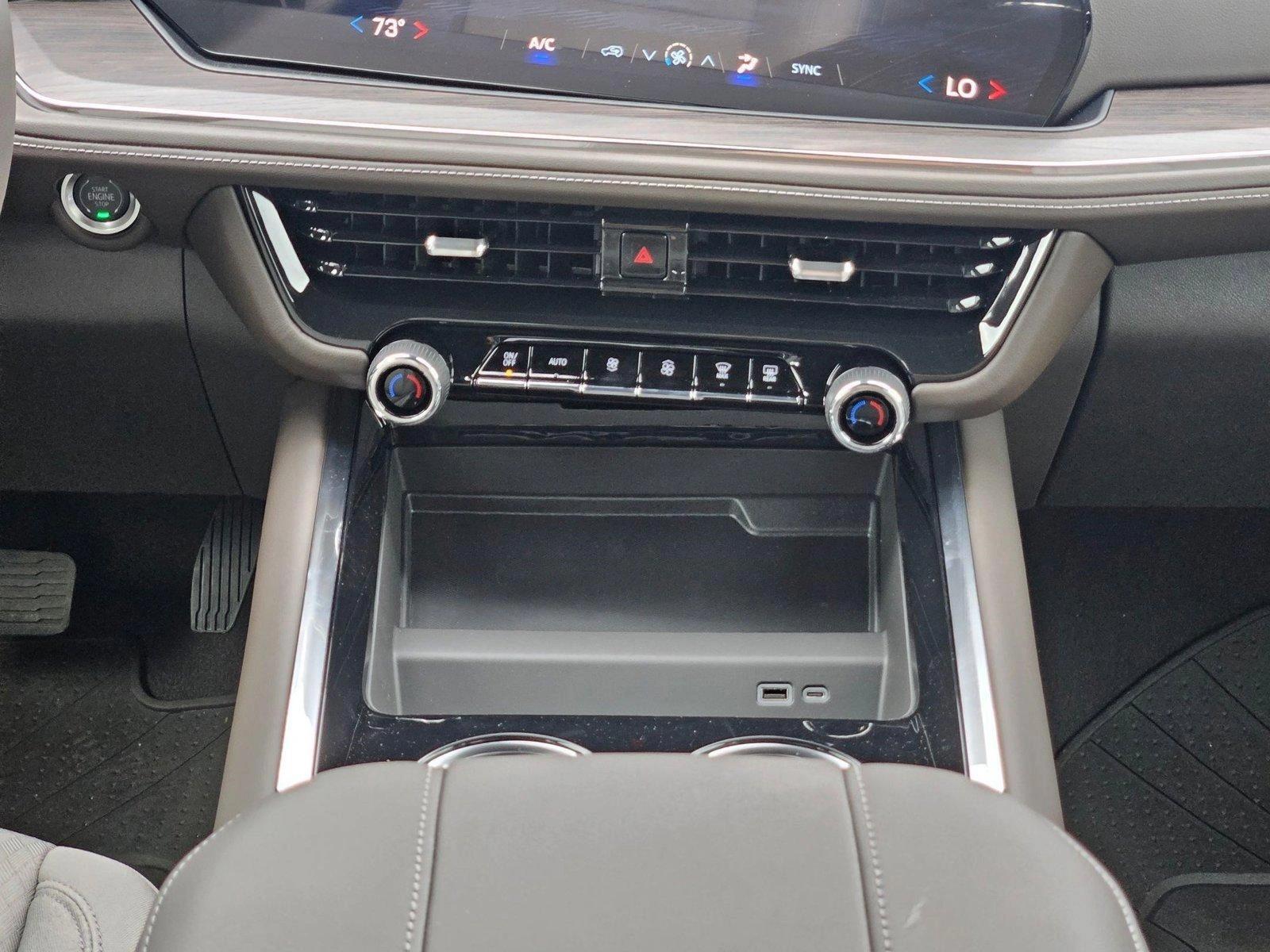 2025 Chevrolet Suburban Vehicle Photo in AUSTIN, TX 78759-4154
