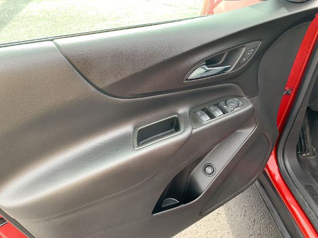 2022 Chevrolet Equinox Vehicle Photo in MOON TOWNSHIP, PA 15108-2571