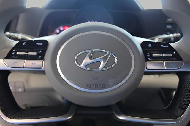 2022 Hyundai ELANTRA Vehicle Photo in Green Bay, WI 54304