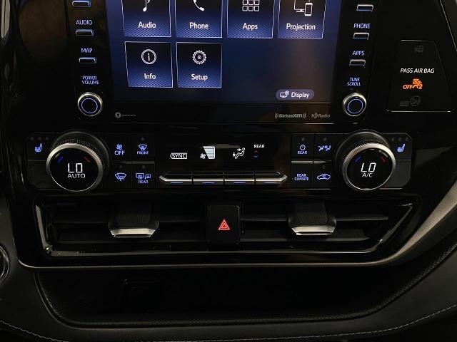 2022 Toyota Highlander Vehicle Photo in Appleton, WI 54913