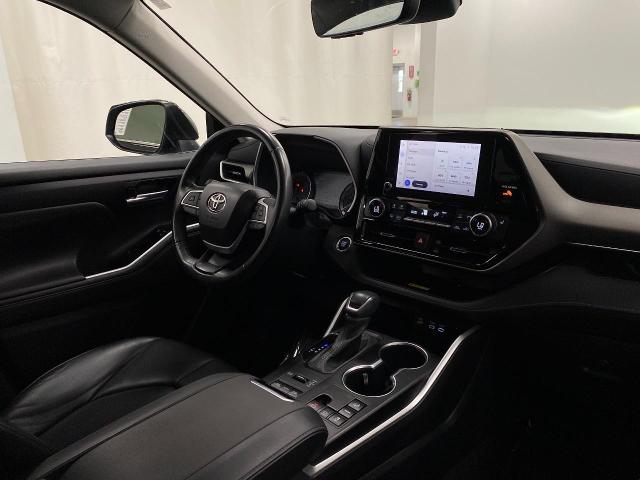 2023 Toyota Highlander Vehicle Photo in Appleton, WI 54913
