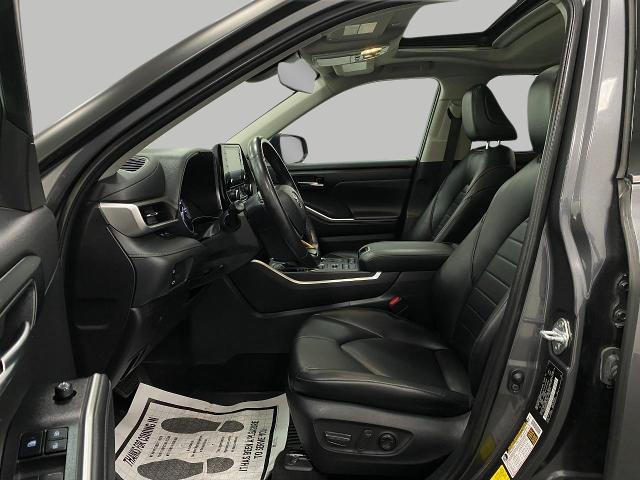 2022 Toyota Highlander Vehicle Photo in Appleton, WI 54913