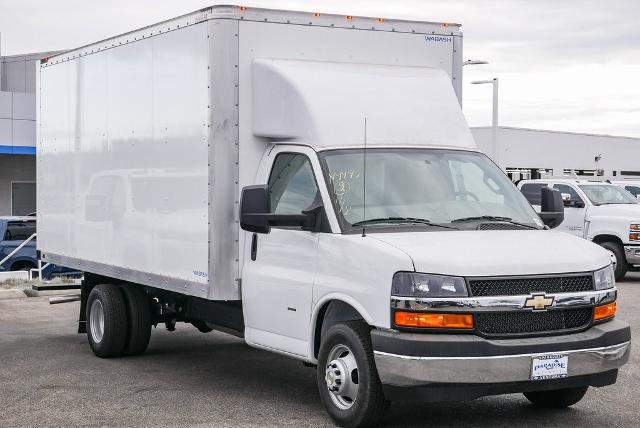 2023 Chevrolet Express Commercial Cutaway Vehicle Photo in VENTURA, CA 93003-8585