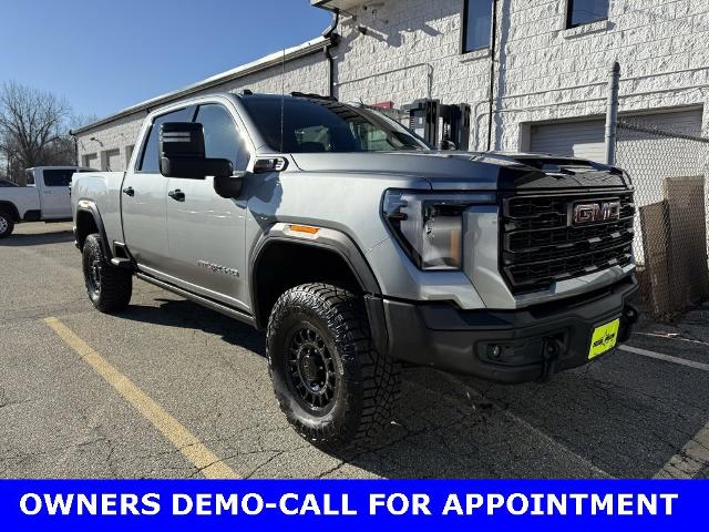 2025 GMC Sierra 2500 HD Vehicle Photo in CHICOPEE, MA 01020-5001