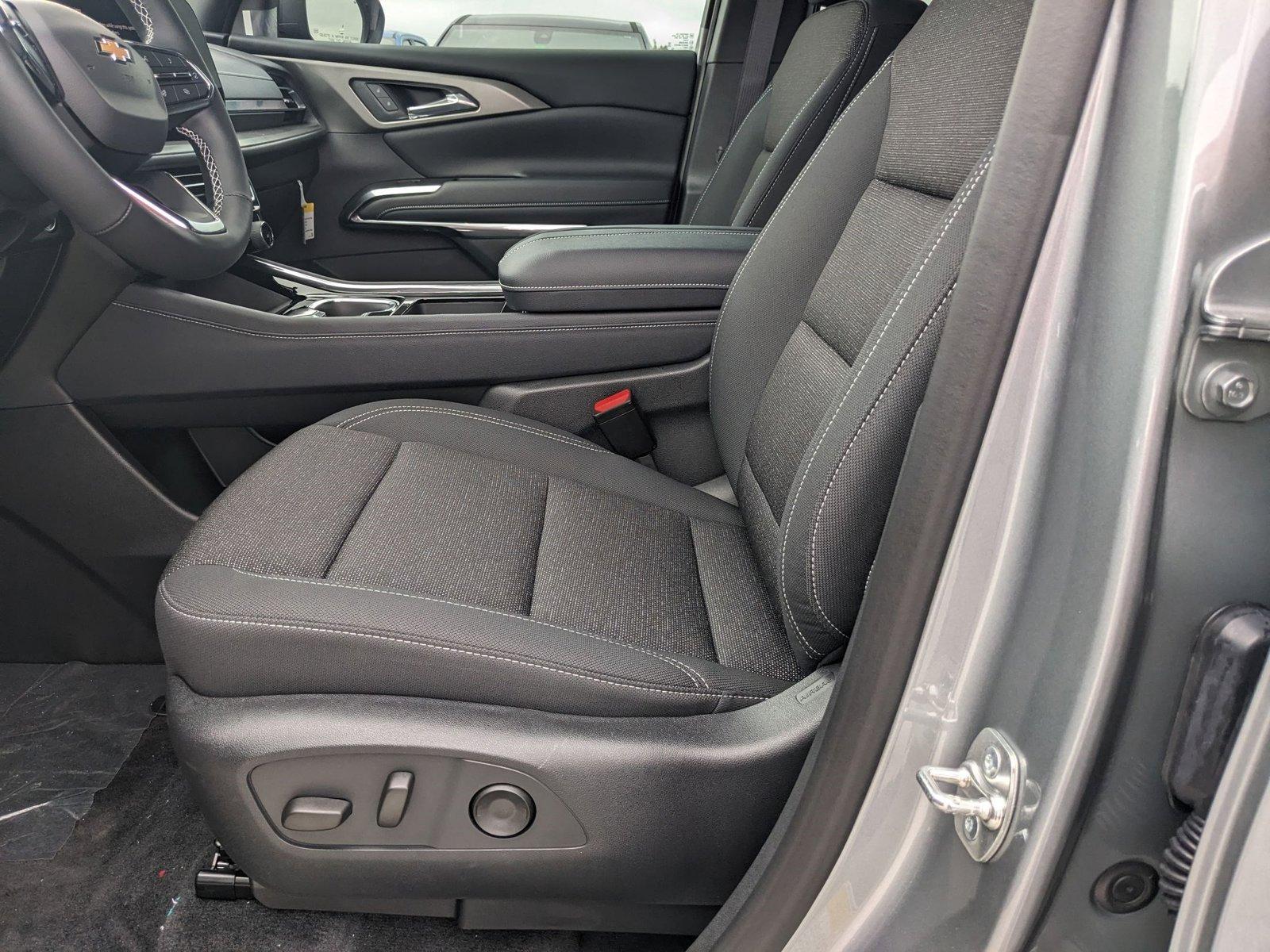 2025 Chevrolet Traverse Vehicle Photo in MIAMI, FL 33172-3015