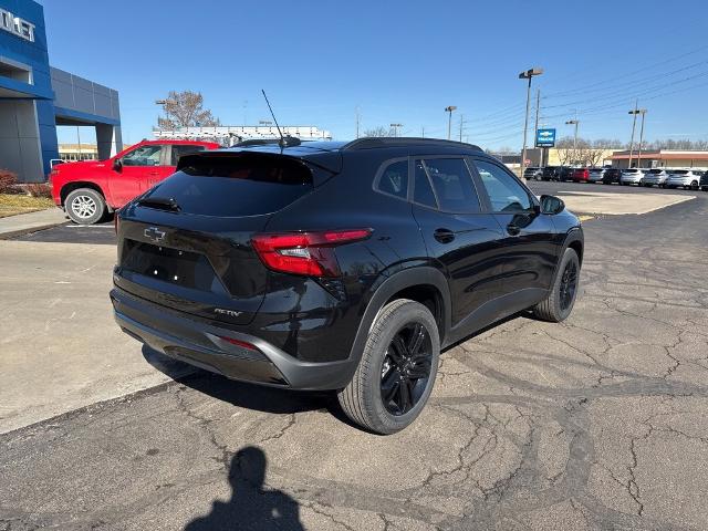 2025 Chevrolet Trax Vehicle Photo in MANHATTAN, KS 66502-5036