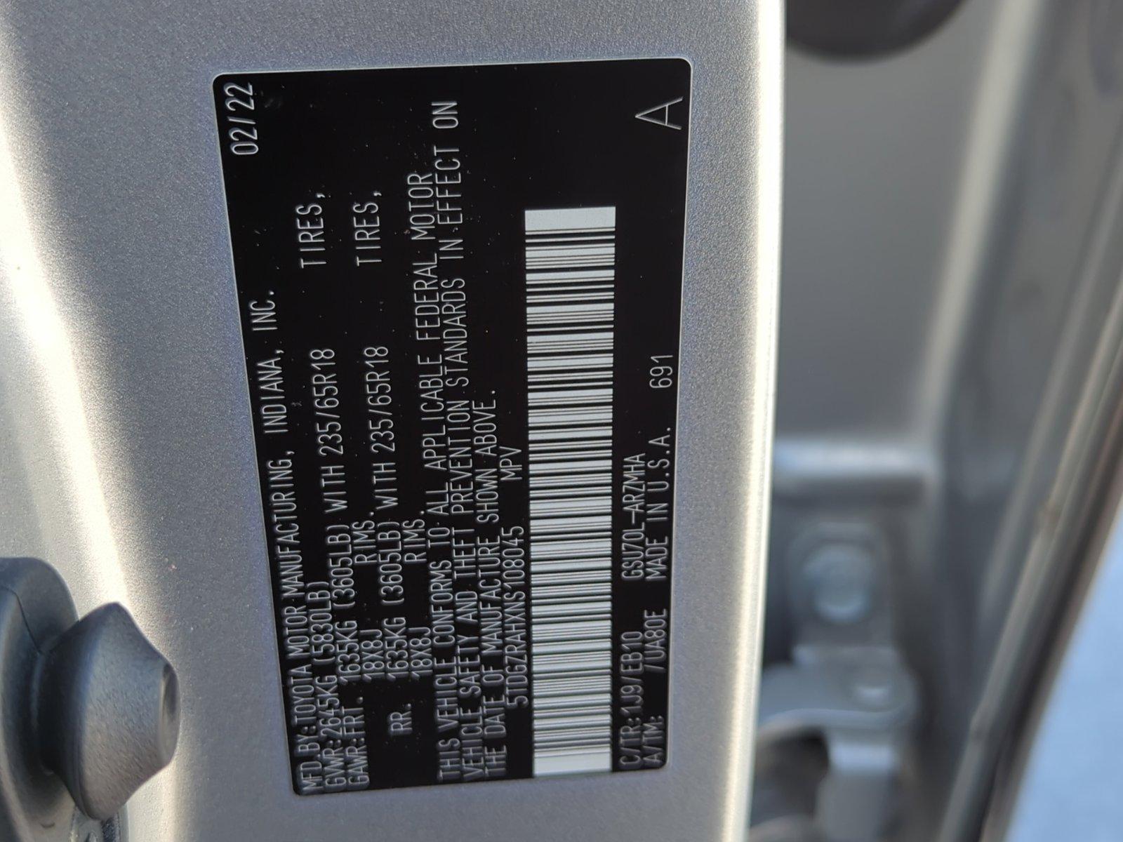 2022 Toyota Highlander Vehicle Photo in PEMBROKE PINES, FL 33024-6534