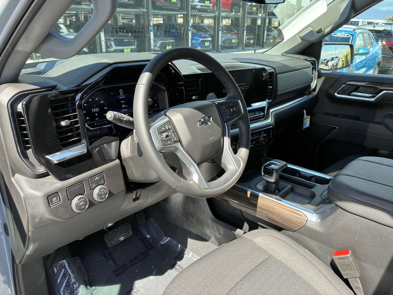2025 Chevrolet Silverado 1500 Vehicle Photo in LOS ANGELES, CA 90007-3794