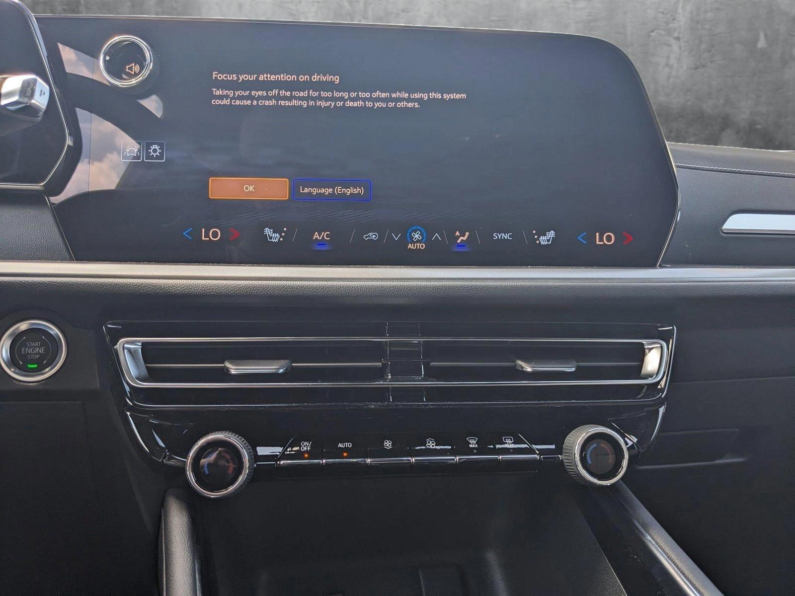 2025 Chevrolet Traverse Vehicle Photo in MIAMI, FL 33172-3015