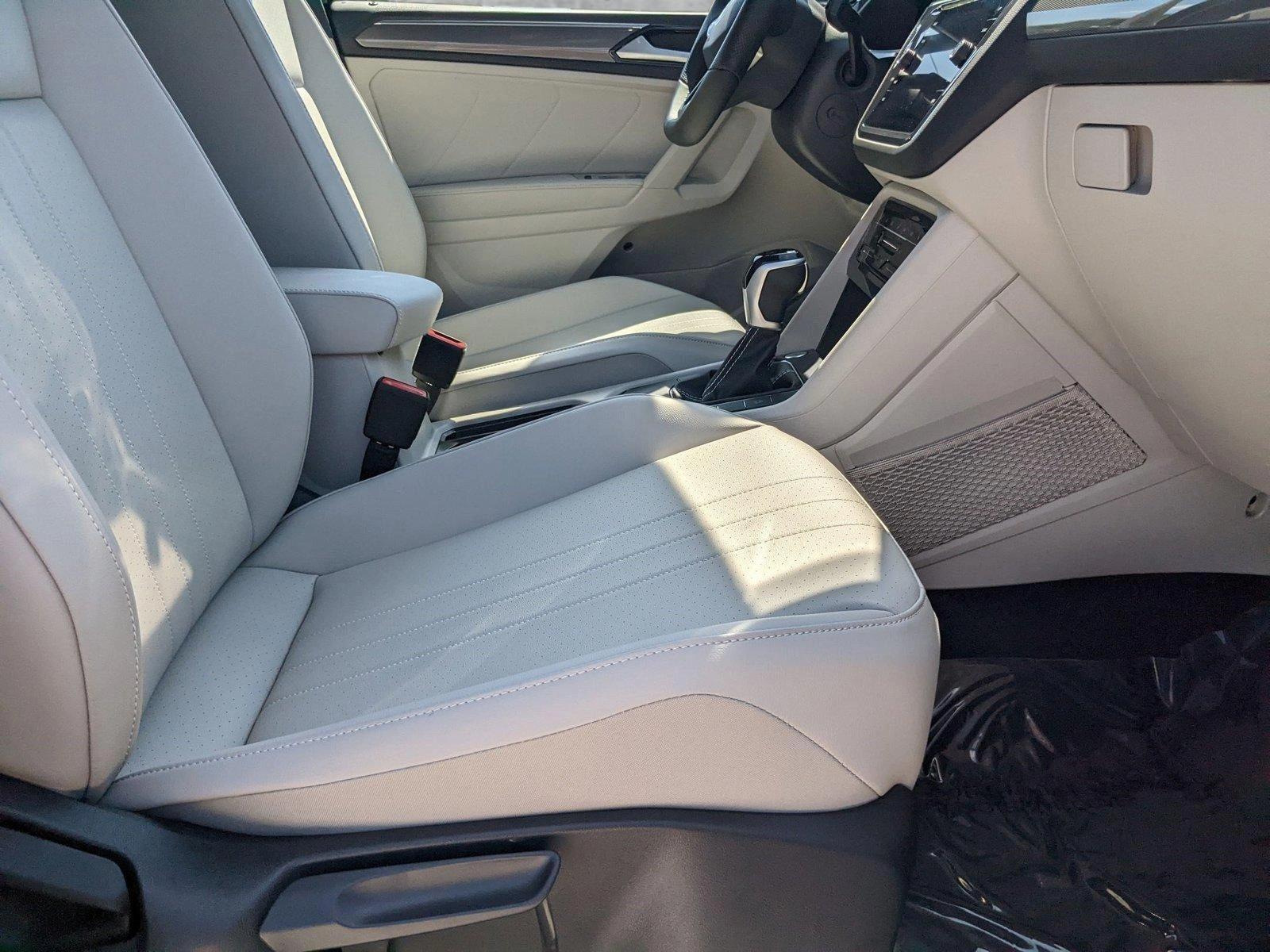 2024 Volkswagen Tiguan Vehicle Photo in Davie, FL 33331